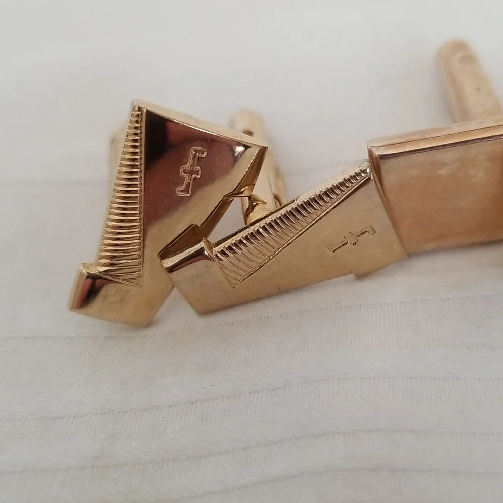 Vintage Gold Cuff Links Set